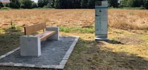 Foto zeigt Erinnerungsbank Siegenburg Foto zeigt Erinnerungsbank Siegenburg